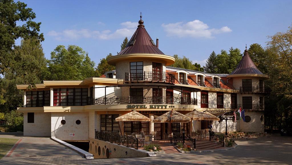 Hotel Kitty Miskolc Exterior foto